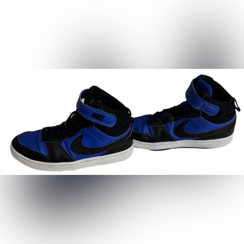 Nike Court Borough Mid Sneaker size 1 Y - Kids' CD7783-404